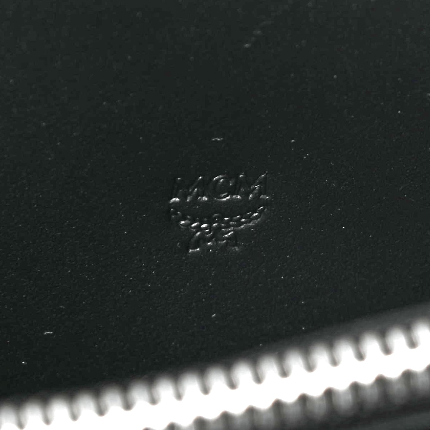 Visetos Large Zip Around Wallet Black