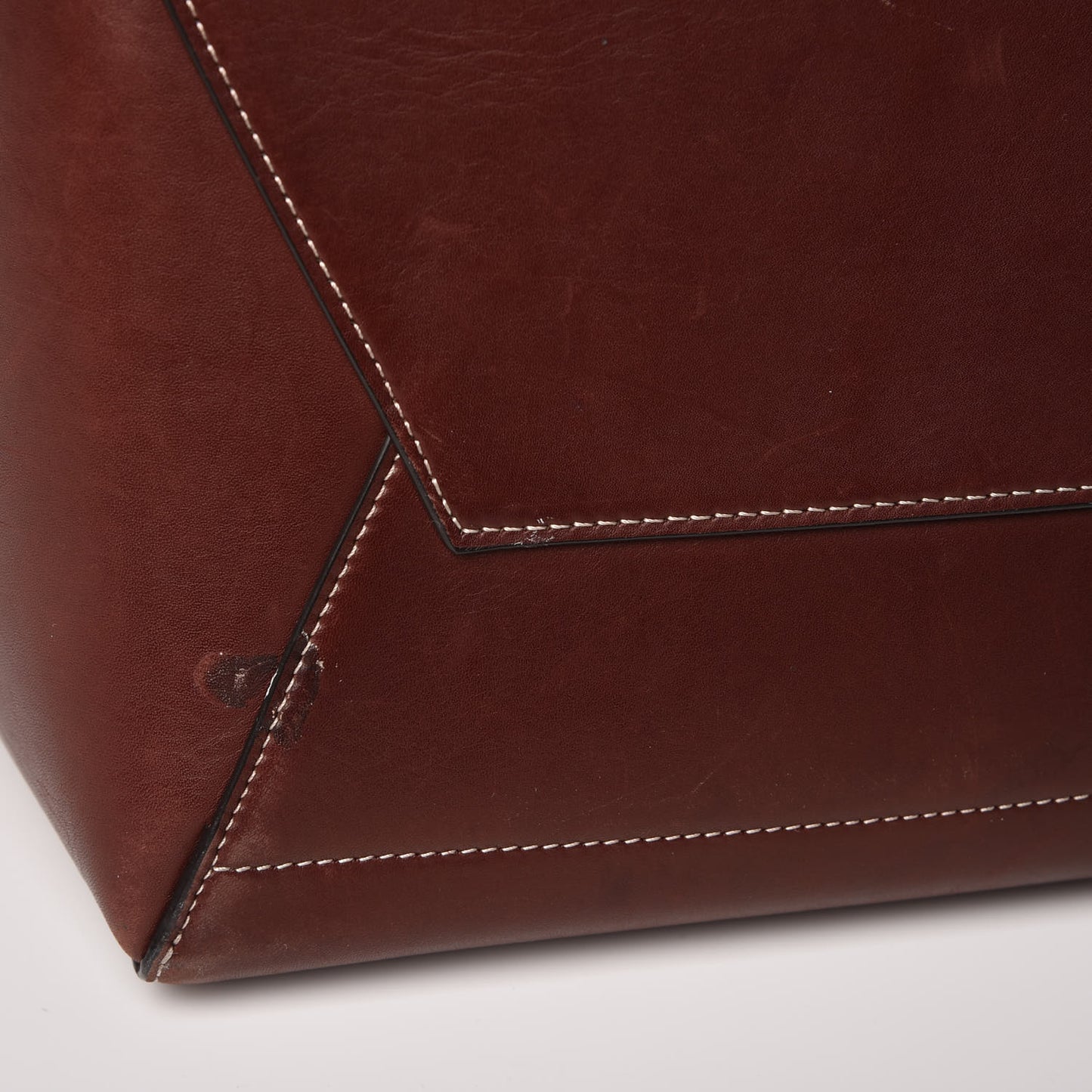 Natural Calfskin Sangle Bucket Bag Burgundy