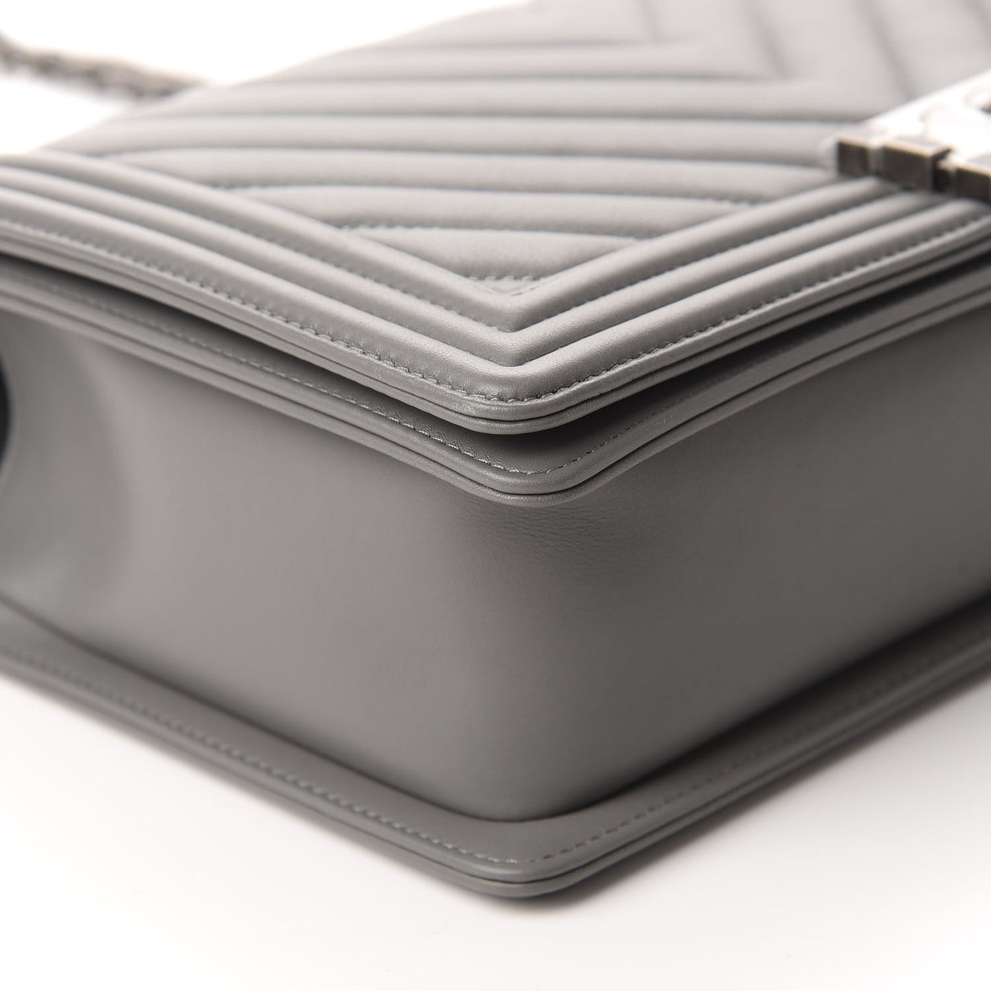Lambskin Chevron Quilted New Medium Boy Flap Grey
