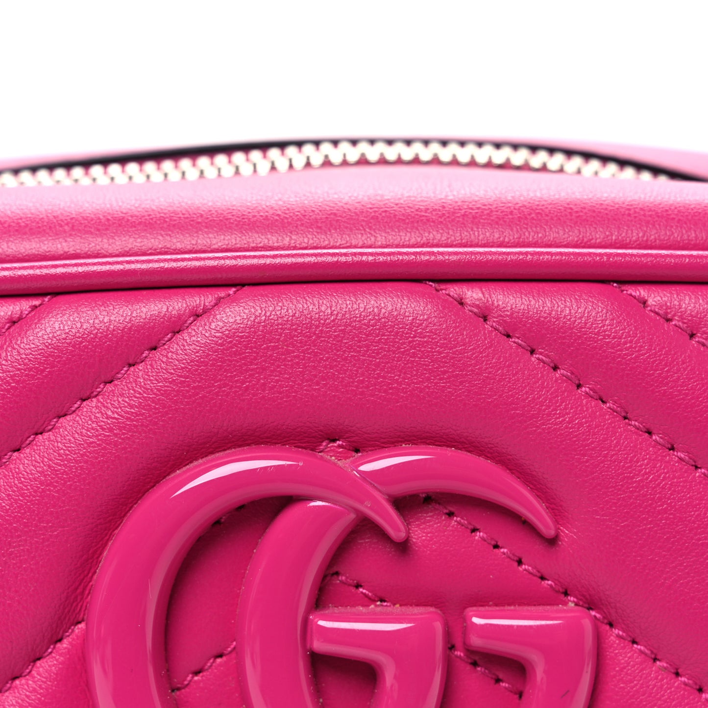 Calfskin Matelasse Monochrome Small GG Marmont Chain Shoulder Bag Classic Fuxia
