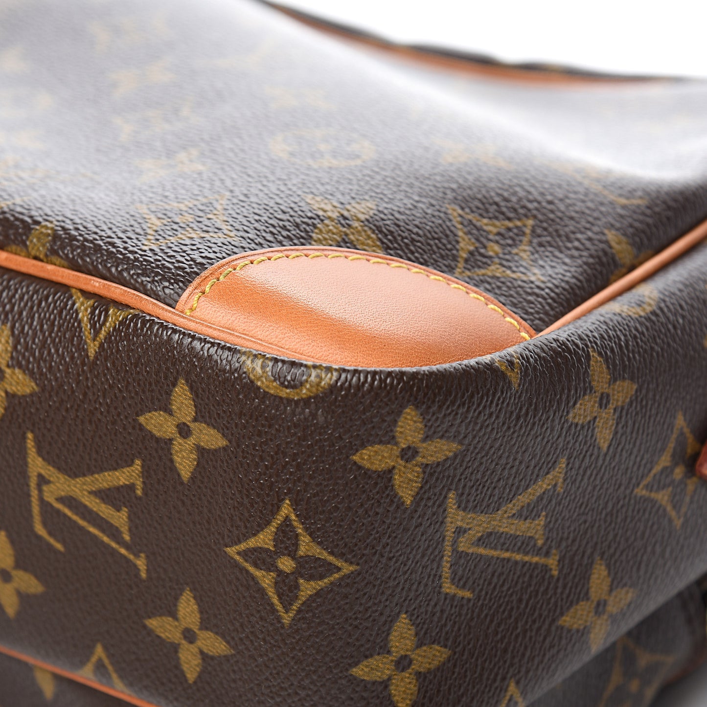 Monogram Nil 28