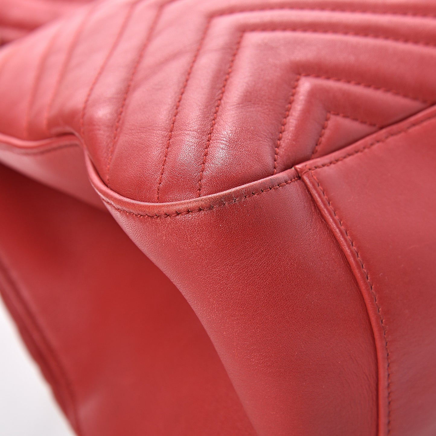Calfskin Matelasse Medium GG Marmont Shoulder Tote Bag Hibiscus Red