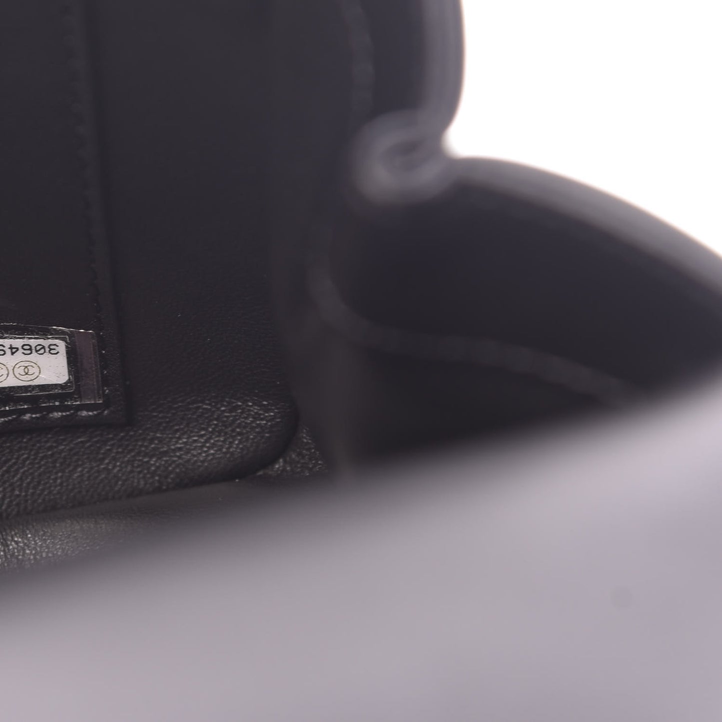 Calfskin Quilted Medium CC Filigree Flap Black