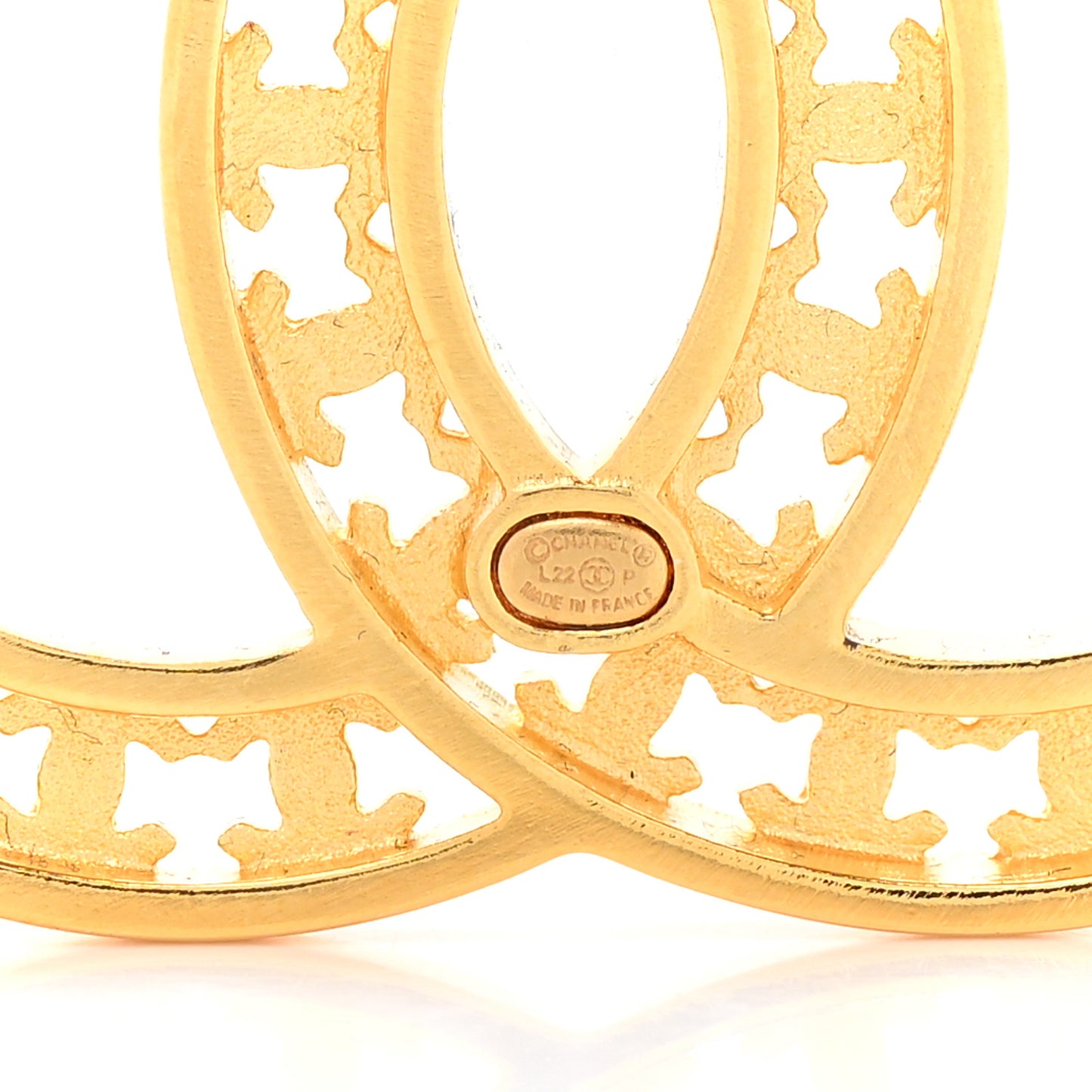 Metal CC Brooch Gold