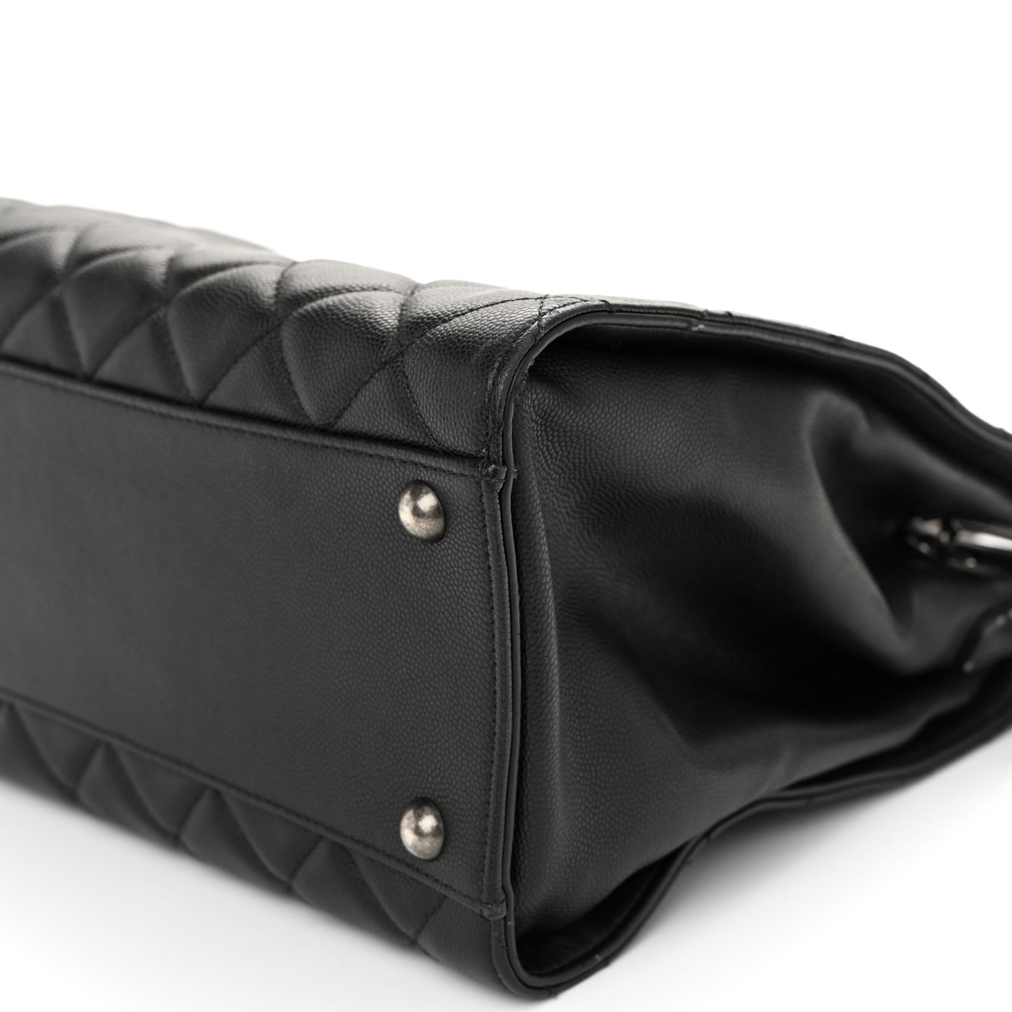 Caviar Quilted Medium CC Bucket Bag Black