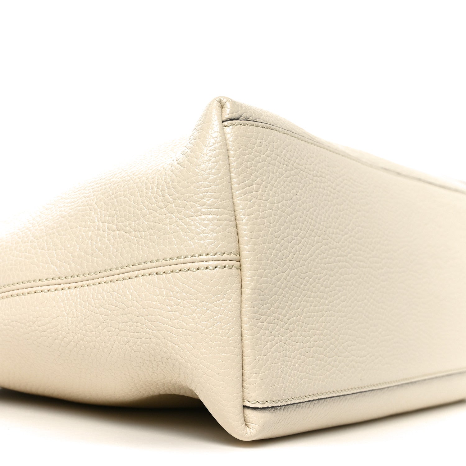 Gucci Pebbled Calfskin Medium Soho Chain Shoulder Bag Off White 9 of 10
