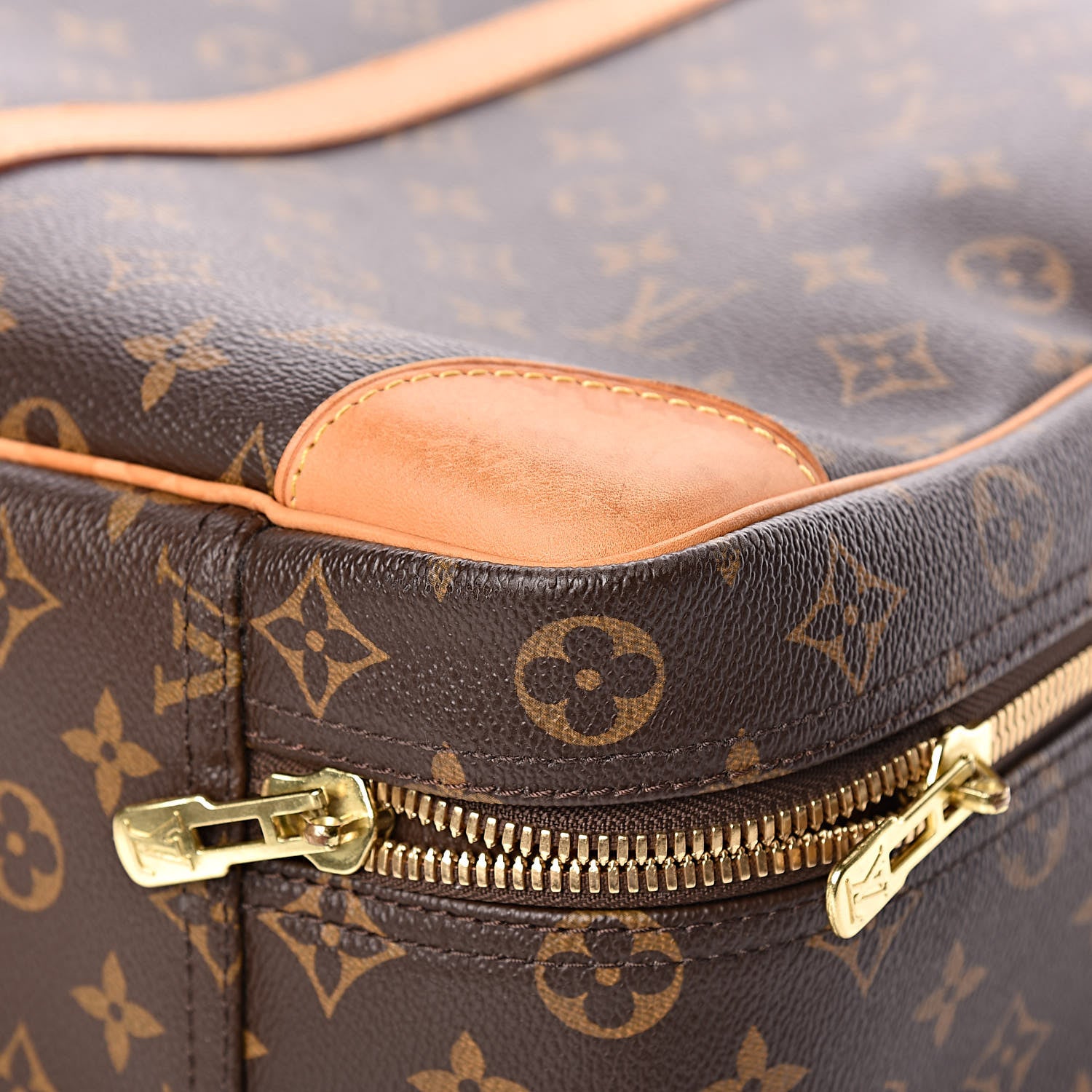 Louis Vuitton Monogram Sirius 45 9 of 15