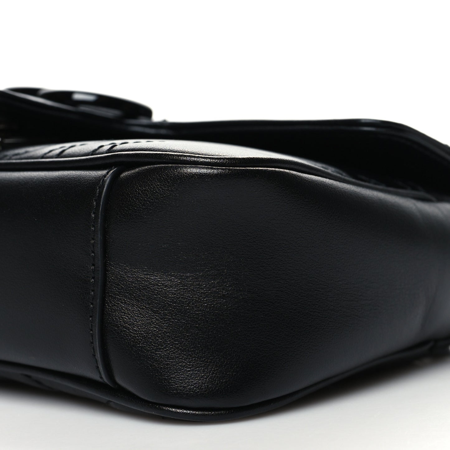 Calfskin Matelasse Monochrome Mini GG Marmont Shoulder Bag Black
