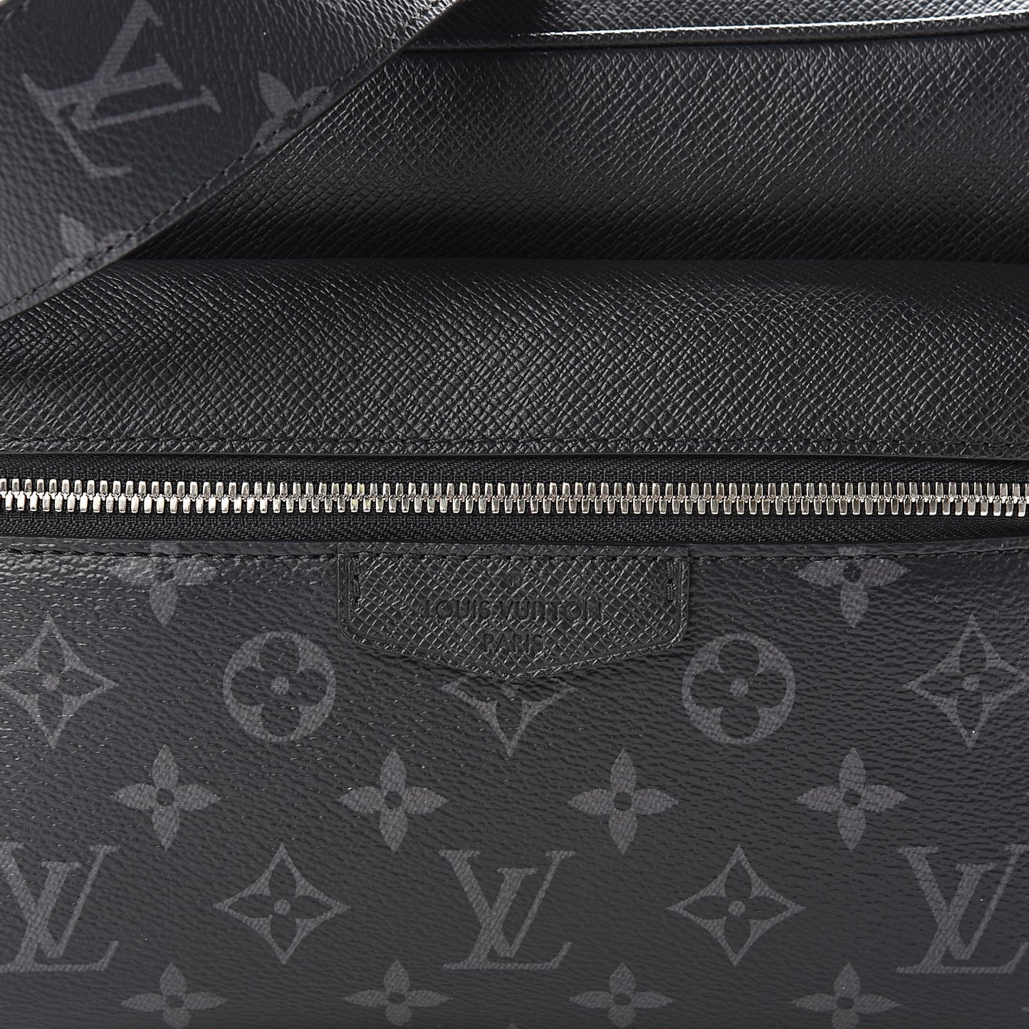 Taiga Monogram Eclipse Outdoor Messenger Black