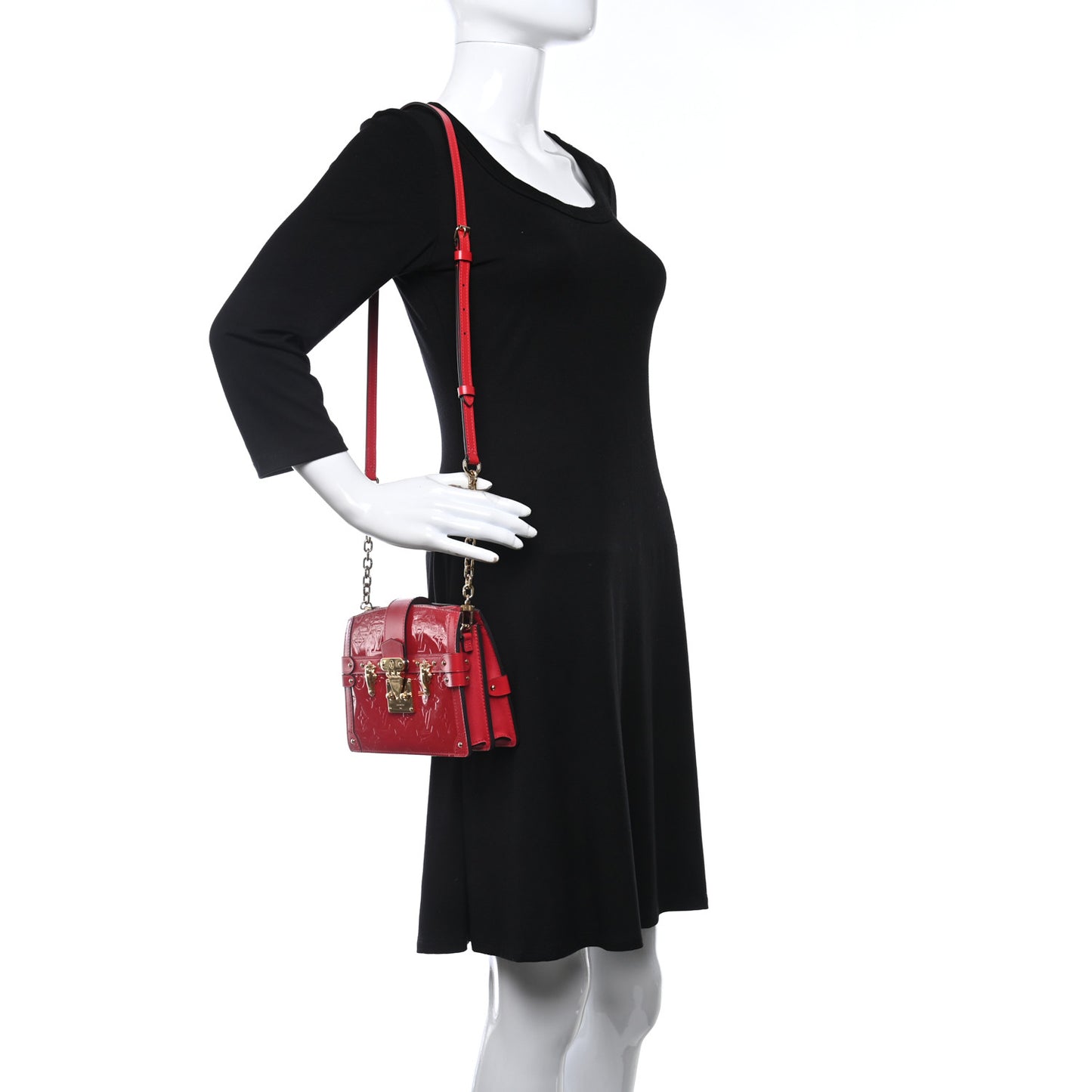 Vernis Trunk Clutch Cherry