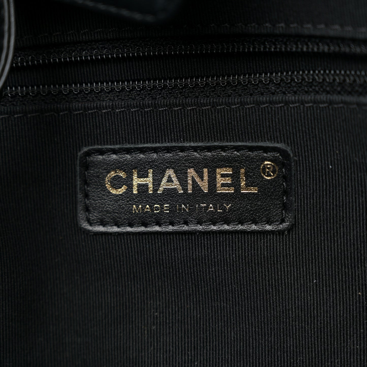 Calfskin Quilted Chain Lines Shopping Tote Black