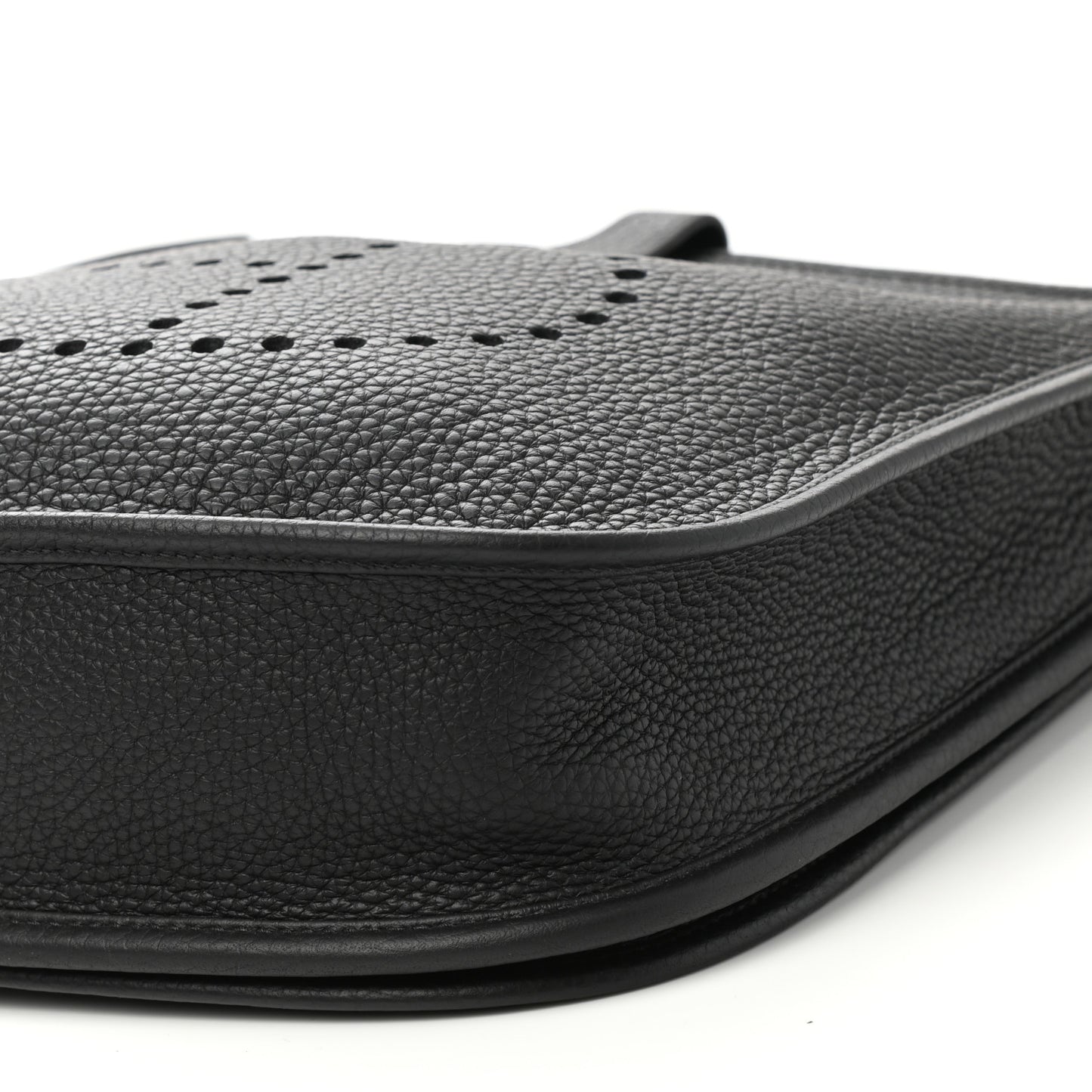 Taurillon Clemence Evelyne III PM Black