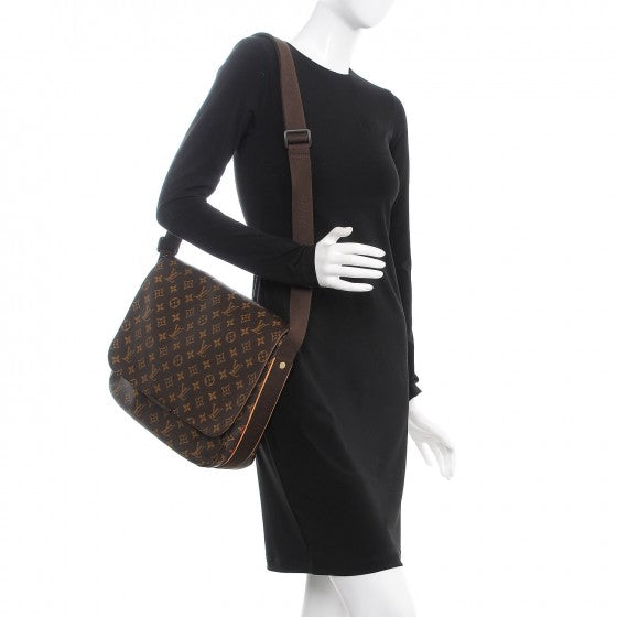 Louis Vuitton Monogram Beaubourg MM Messenger Bag 2 of 7