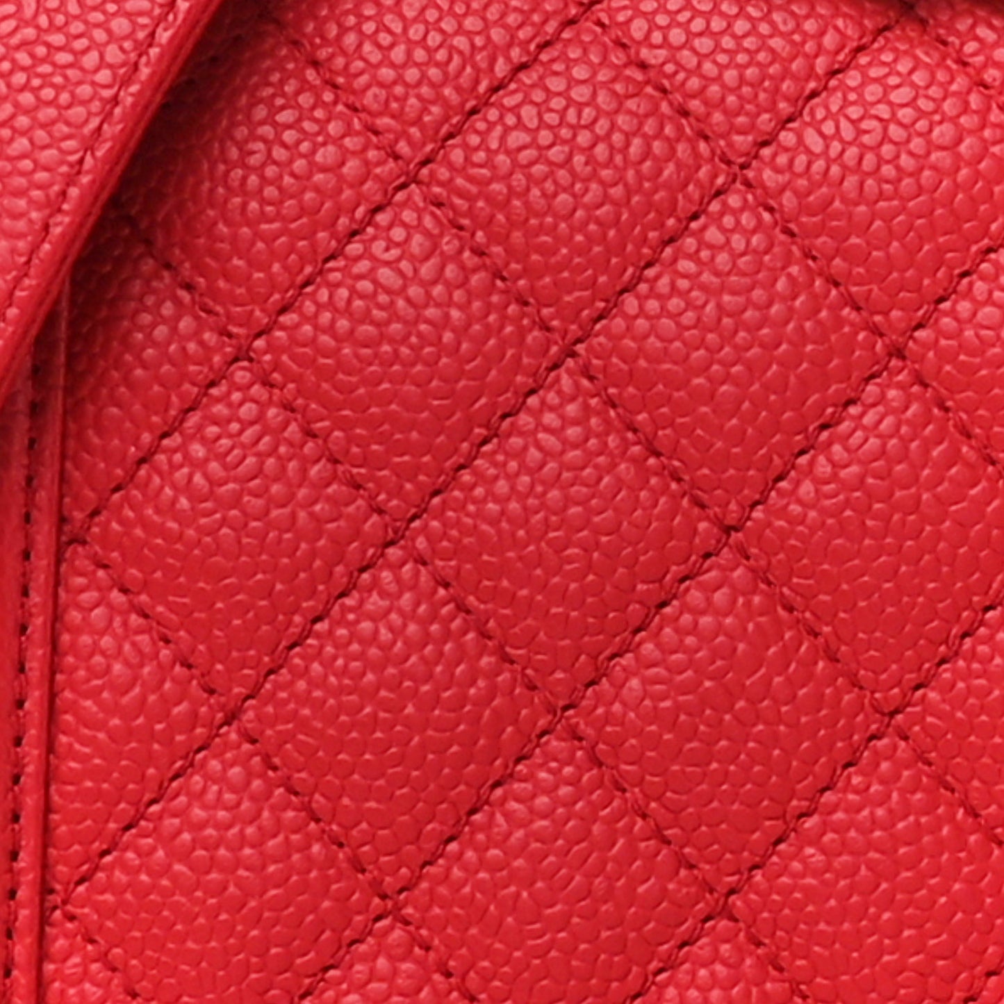 Caviar Quilted Medium Boy Flap Red