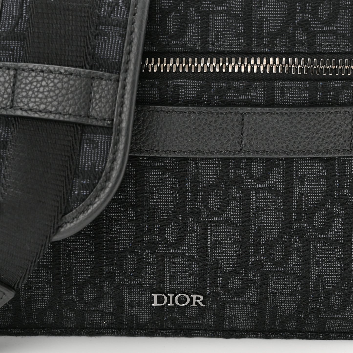 HOMME Oblique Safari Messenger Black