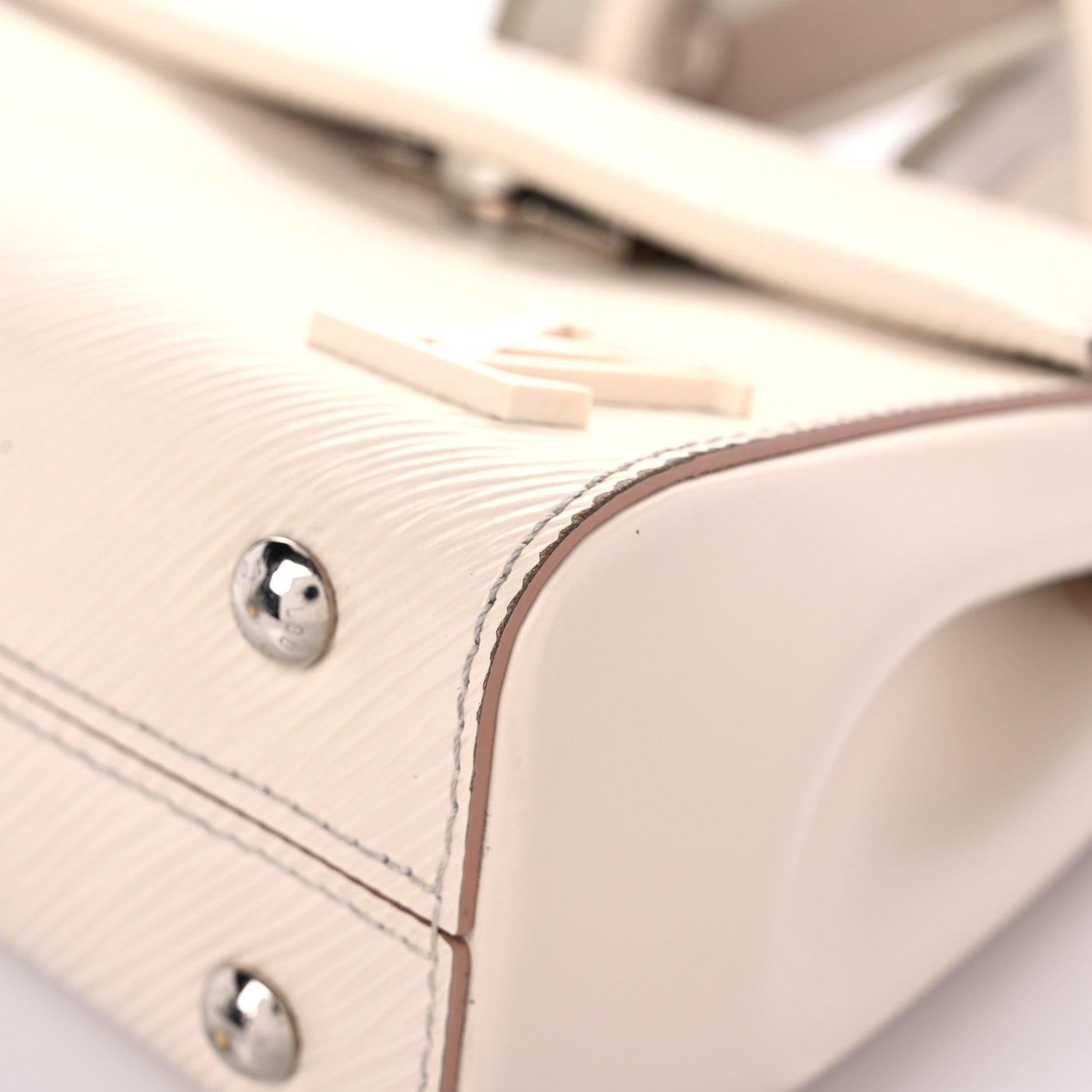 Louis Vuitton Epi Cluny Mini Quartz 8 of 15