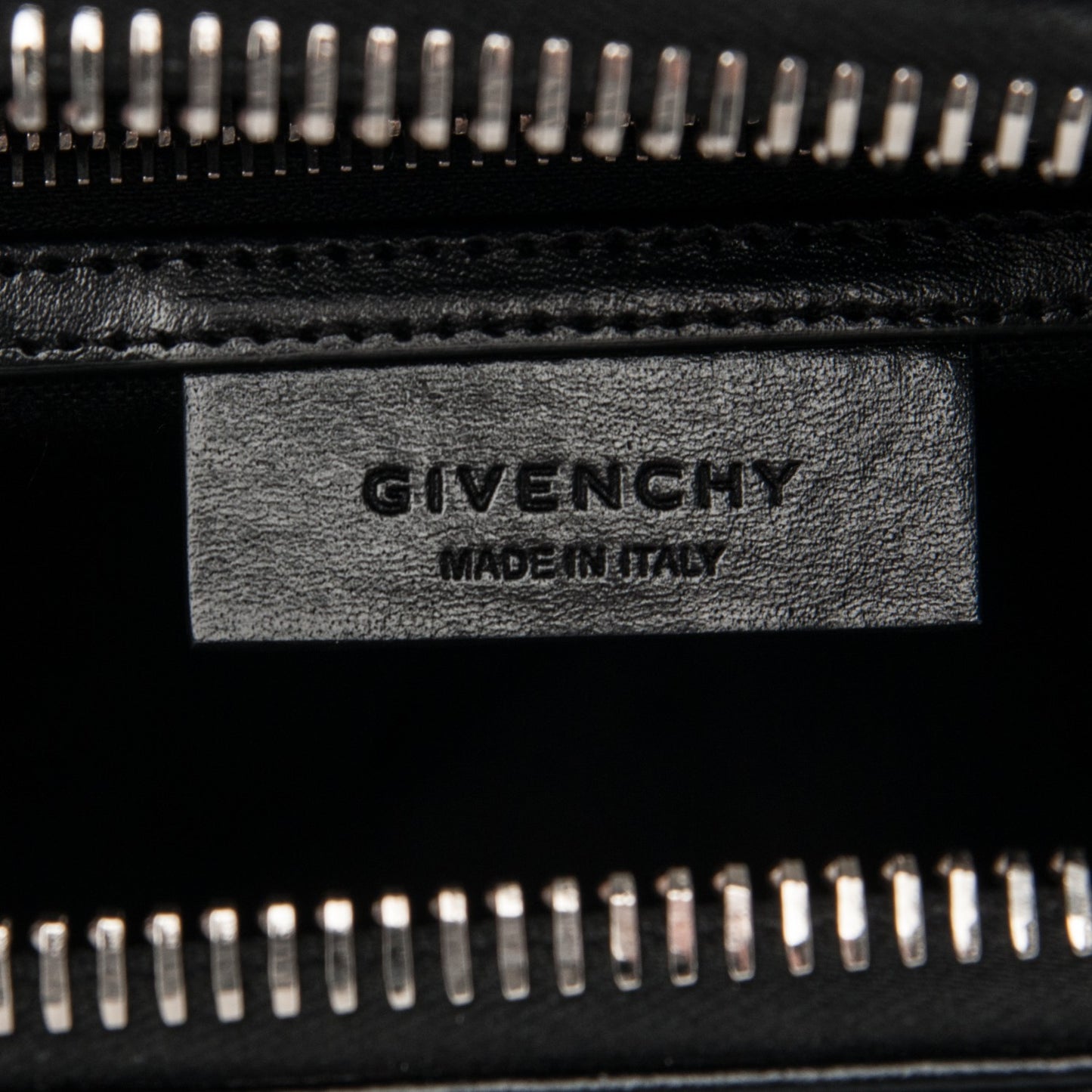 Shiny Lord Calfskin Small Antigona Black