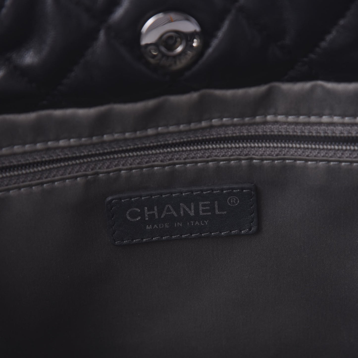 Lambskin Quilted Week End on Mars Tote Black