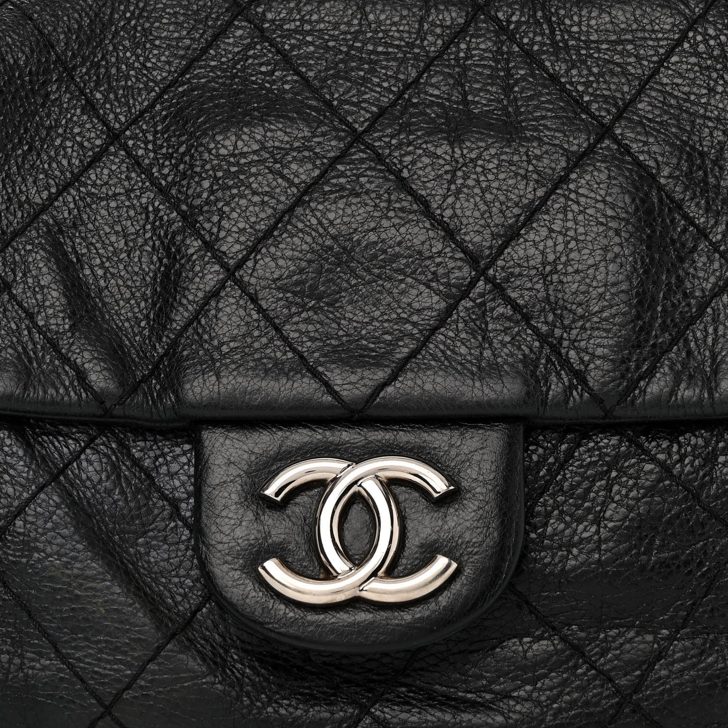 Glazed Calfskin Stitched On The Road Flap Black