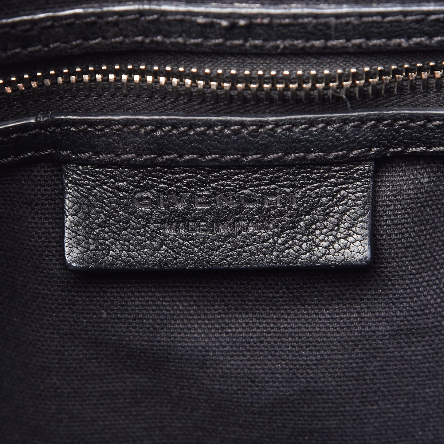 Sugar Goatskin Medium Antigona Black