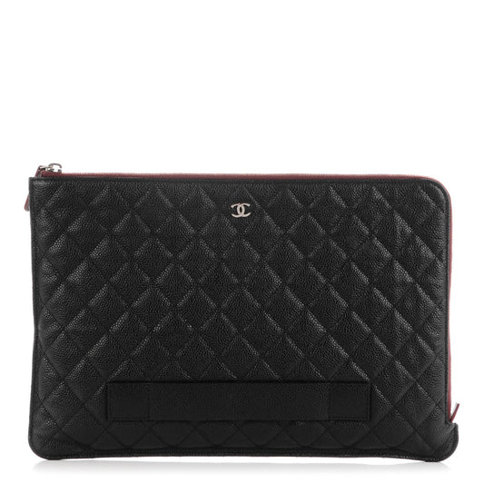 Caviar Quilted Large Slide Pouch Black