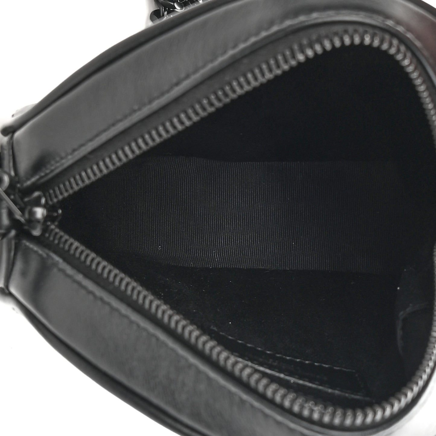 Calfskin Matelasse Chevron Round Vinyle Camera Bag Black