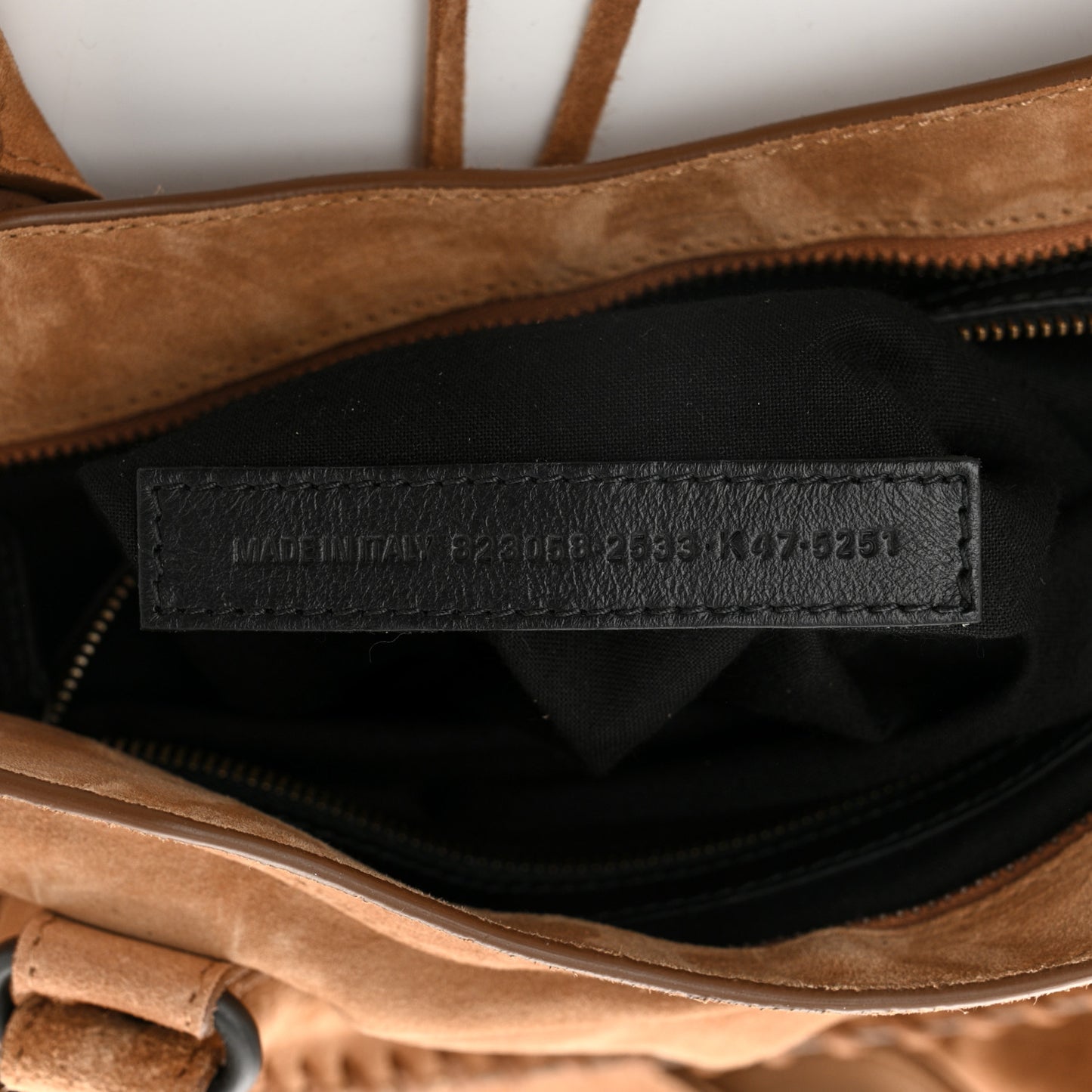 Waxed Suede Calfskin Classic Hardware Medium Le City Camel