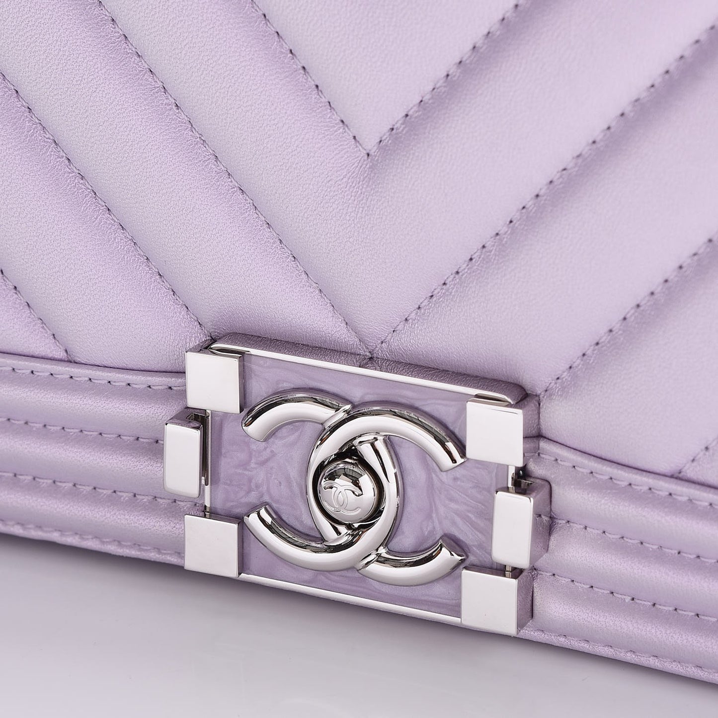 Metallic Lambskin Chevron Quilted Medium Boy Flap Pink