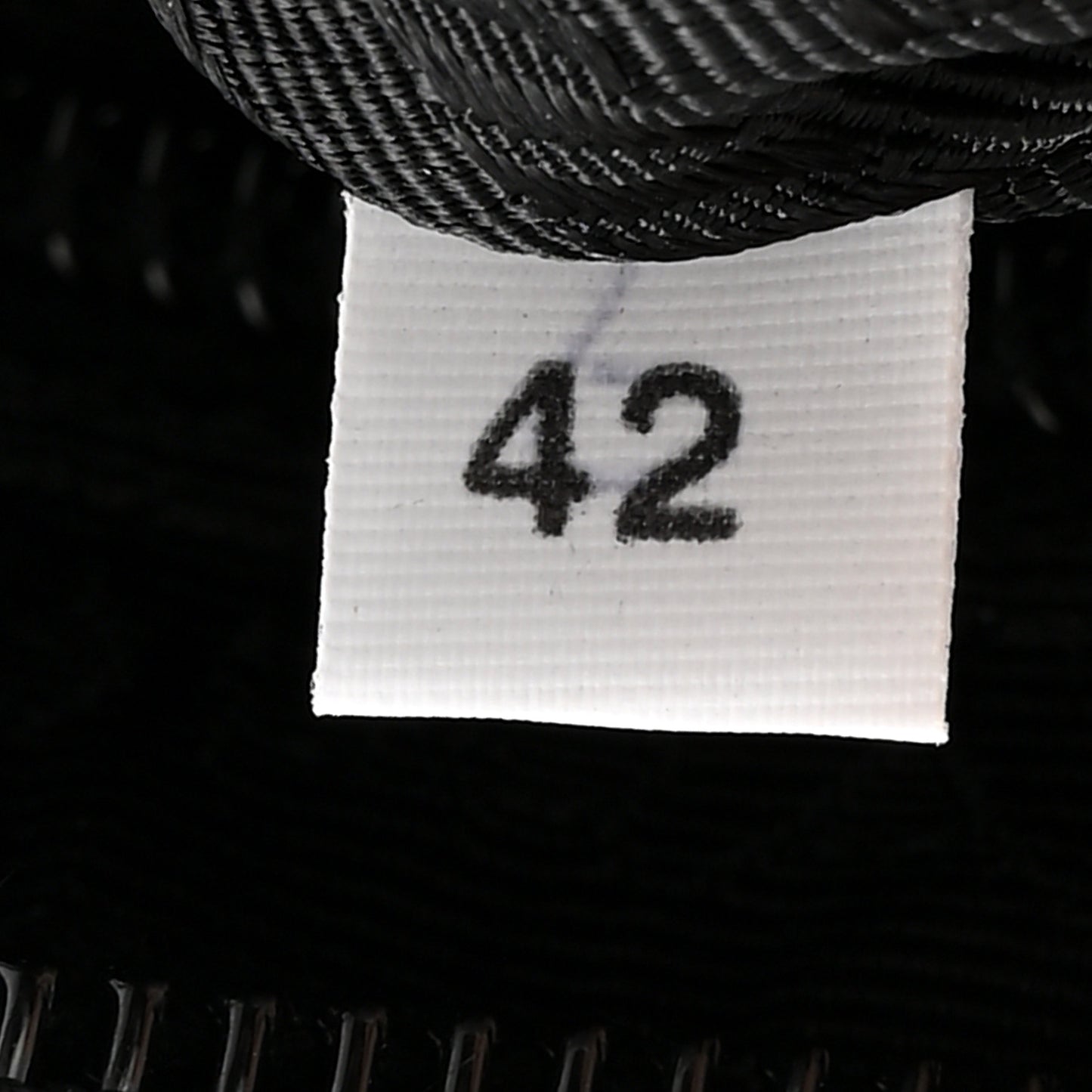 Re-Nylon Vela Pouch Black