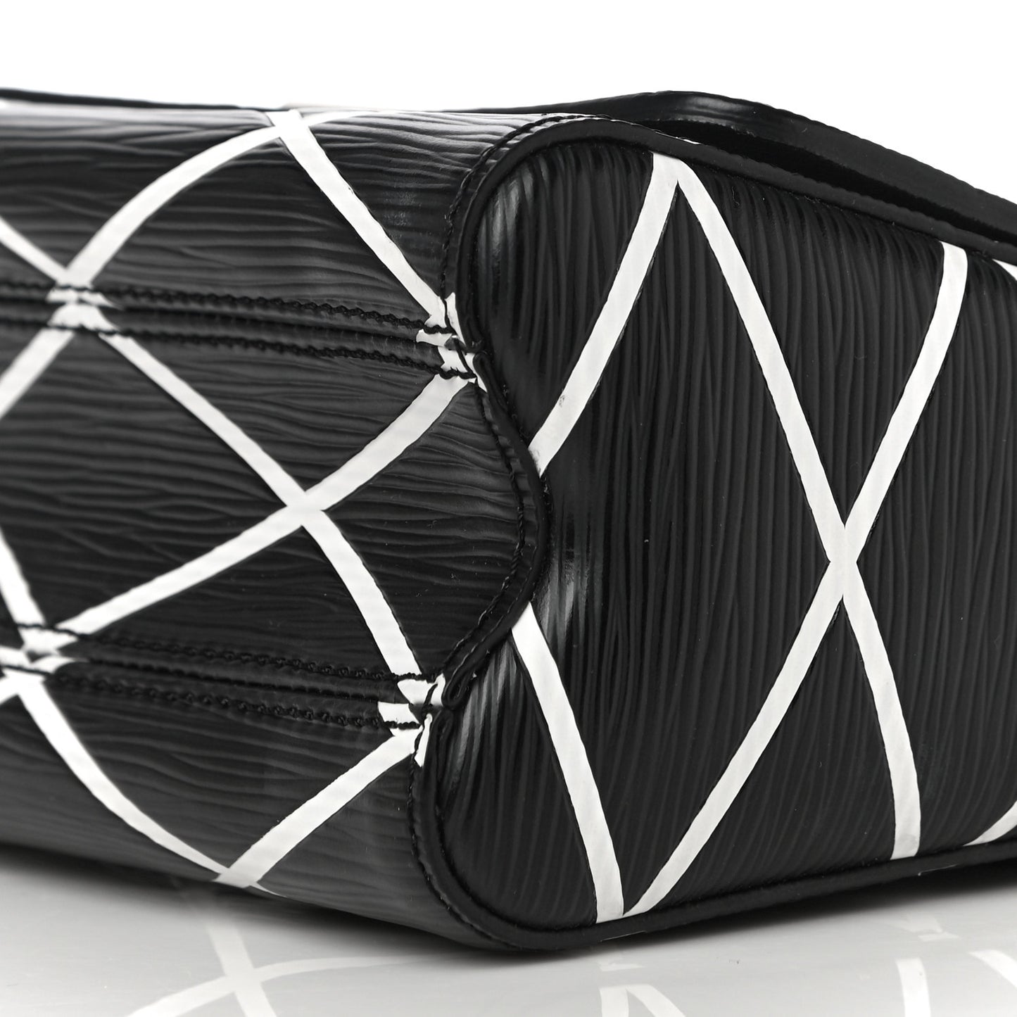 Epi Malletage Twist Shoulder Bag PM Black
