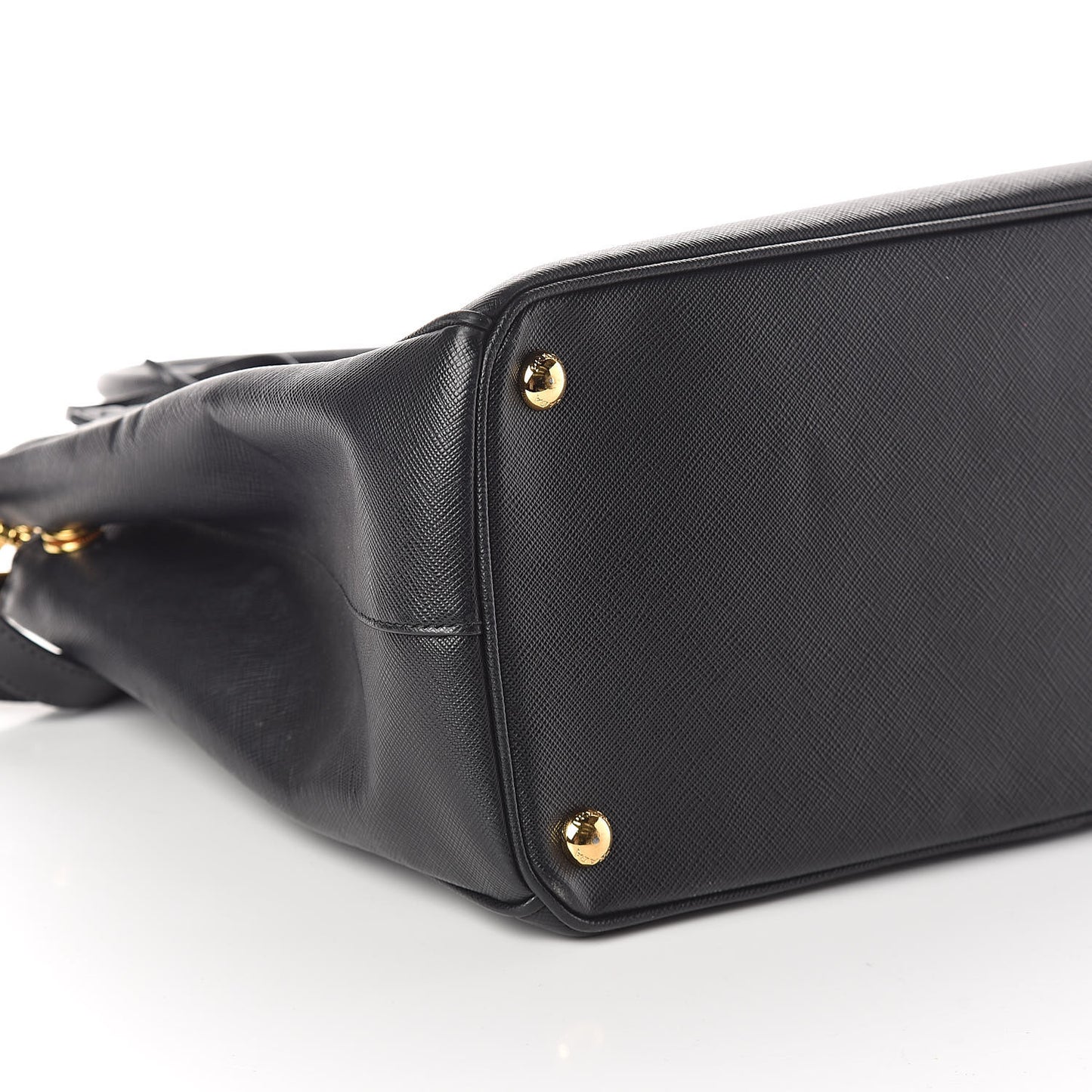 Saffiano Medium Galleria Double Zip Tote Black