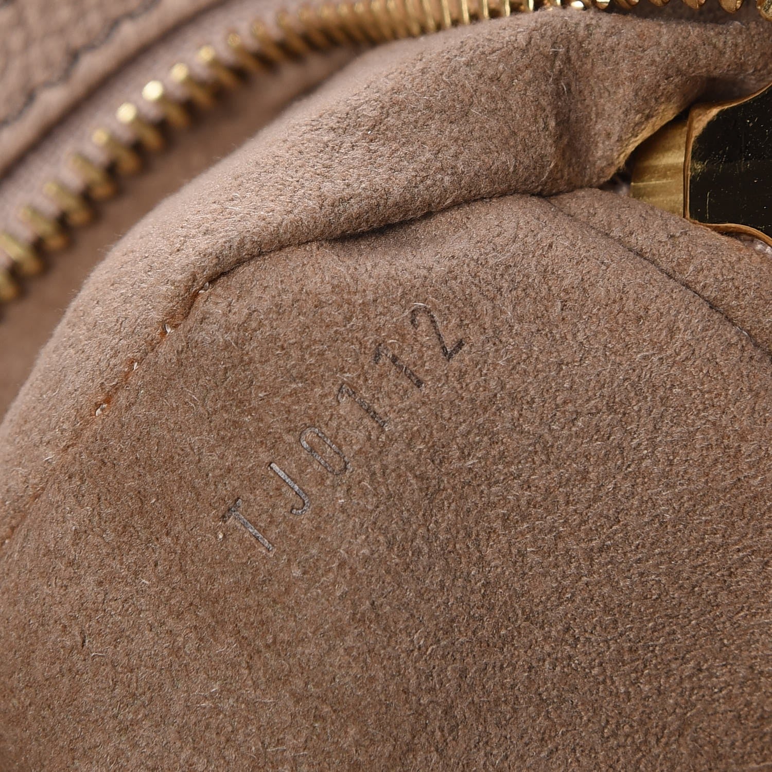 Louis Vuitton Mahina XL Sable 7 of 7