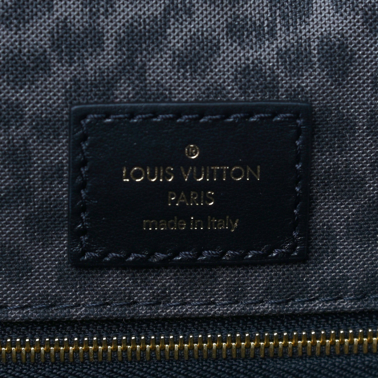 Louis Vuitton Monogram Giant Wild At Heart Onthego GM Arizona 5 of 8