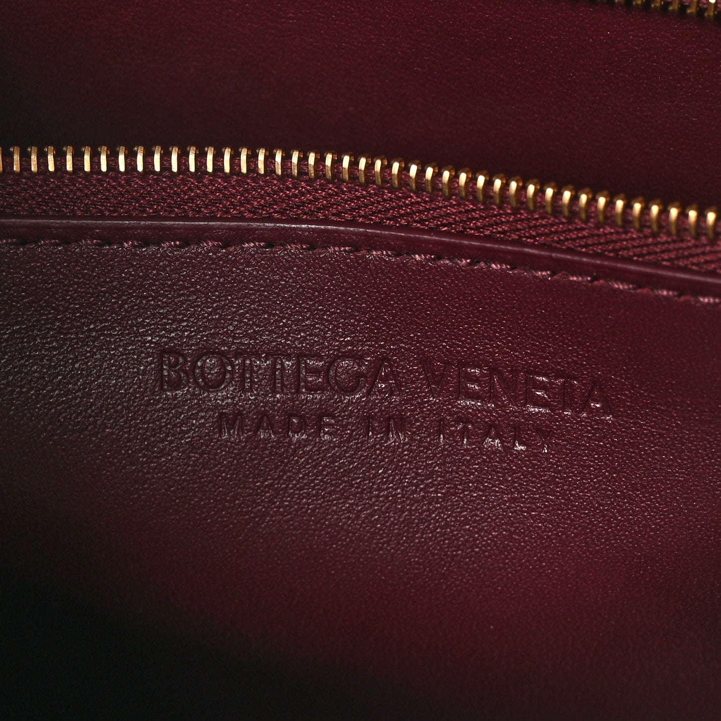 Lambskin Intrecciato Small Getaway Barolo