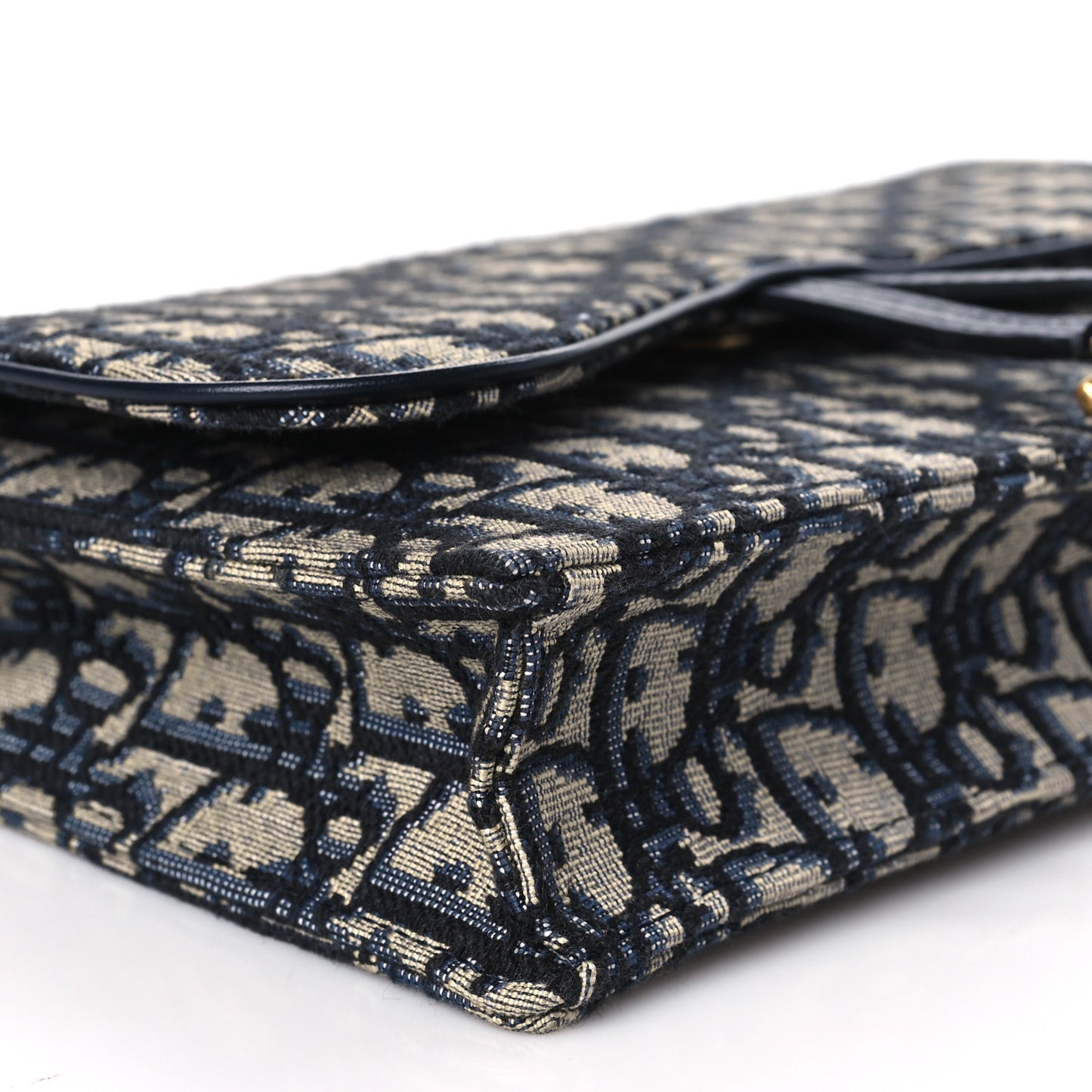 Oblique Saddle Chain Pouch Blue