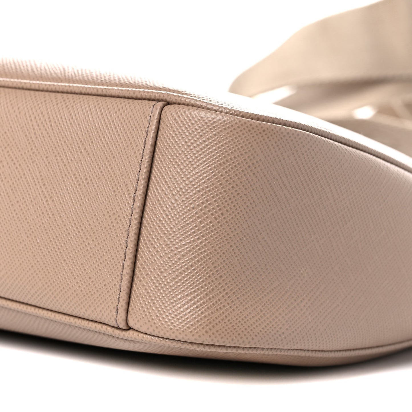 Saffiano Re-Edition 2005 Shoulder Bag Cammeo Beige