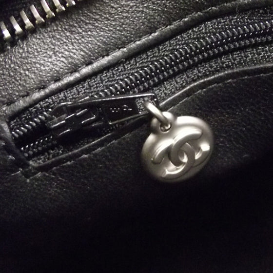 Caviar Medallion Tote Black