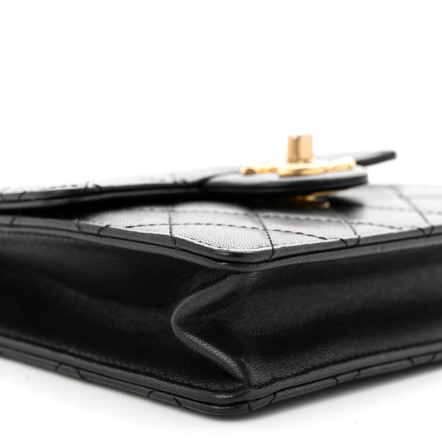 Lambskin Quilted Chic Pearls Flap Black