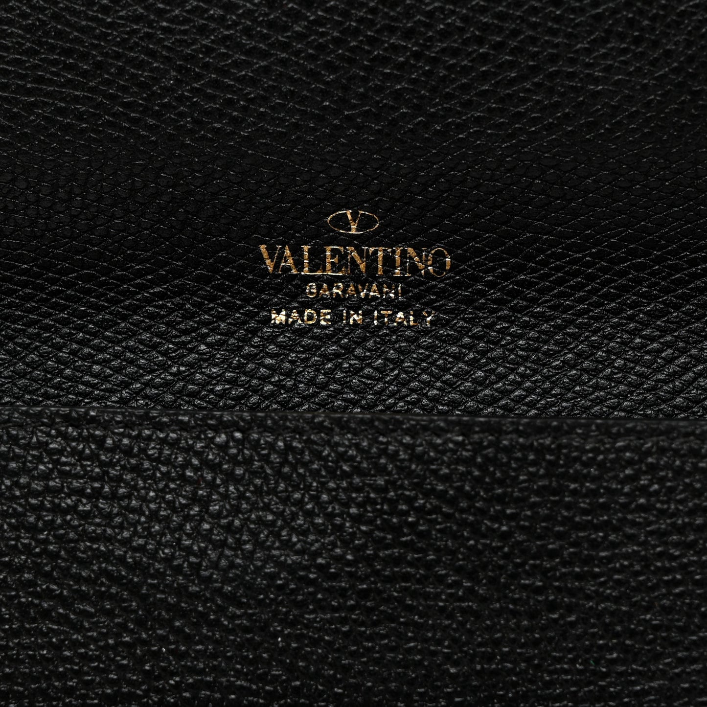 Grainy Calfskin Vlogo Signature Pouch Black