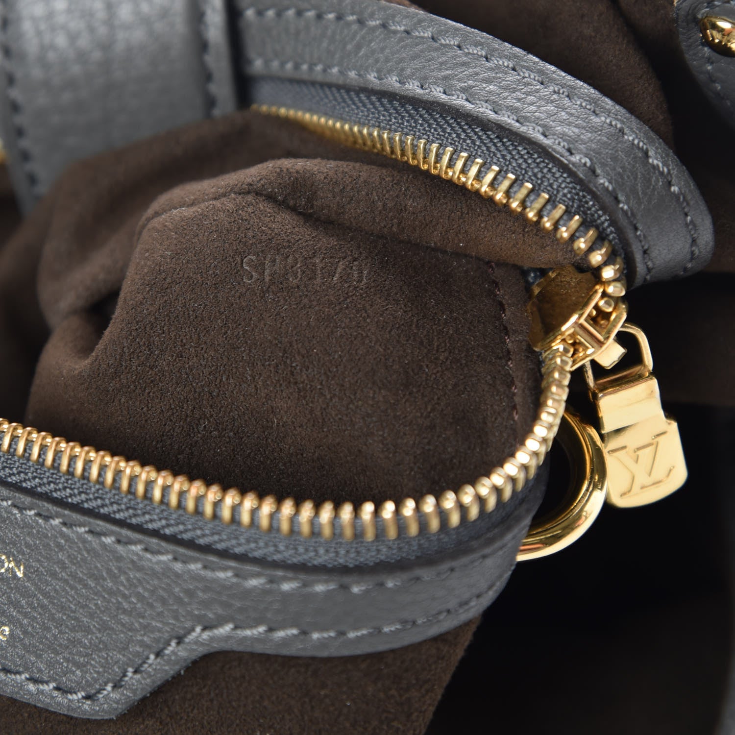 Louis Vuitton Mahina L Anthracite 7 of 10
