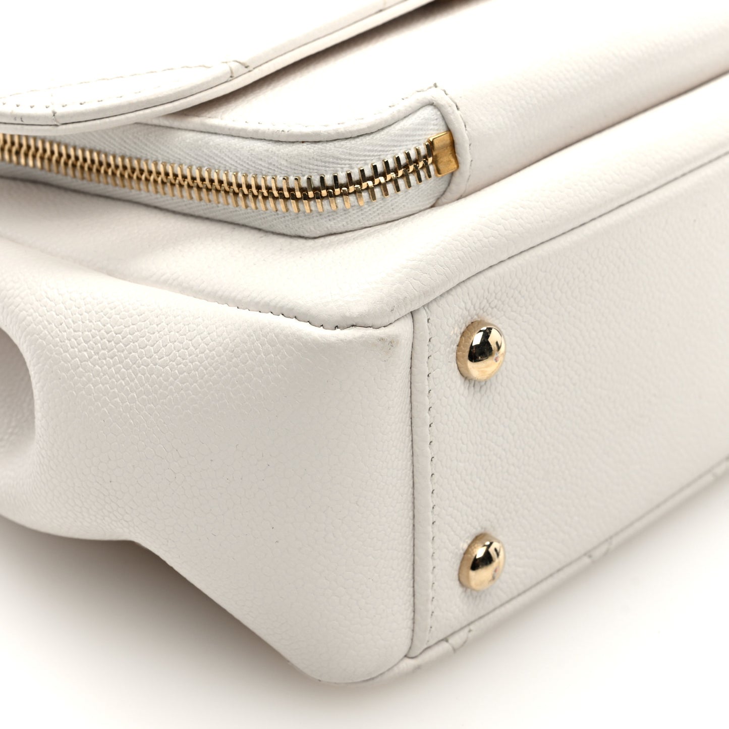 Caviar Quilted Medium Business Affinity Flap White