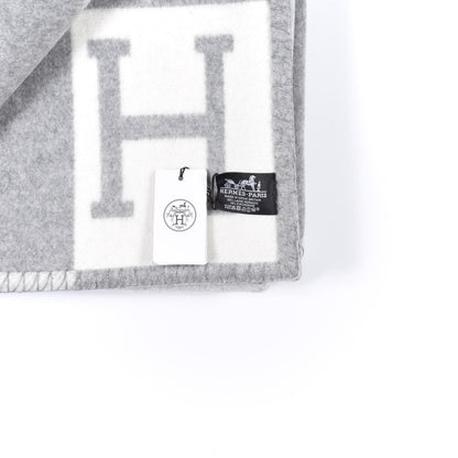 Hermes Wool Cashmere Avalon III Blanket Ecru Gris Clair 3 of 3