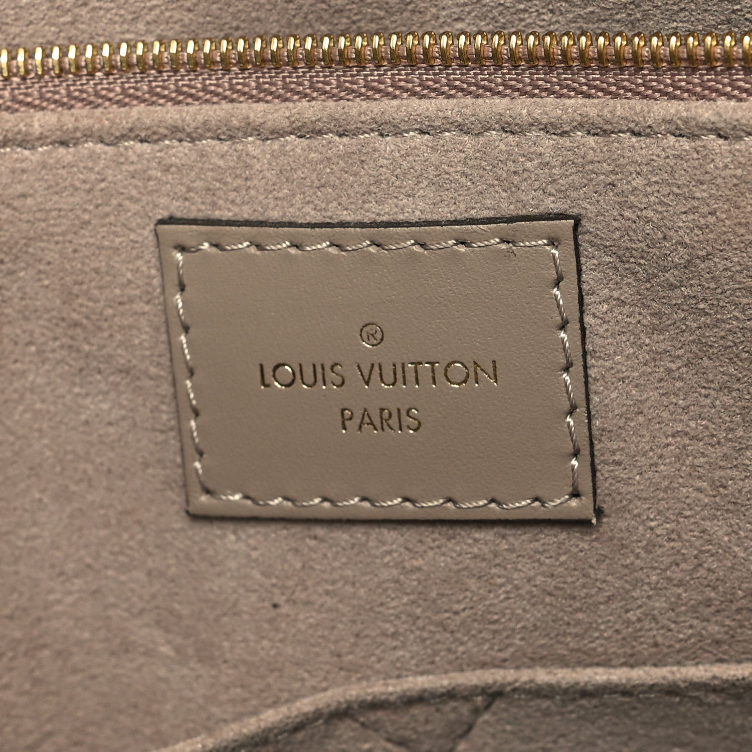 Louis Vuitton Empreinte Monogram Giant Onthego MM Tourterelle 6 of 12