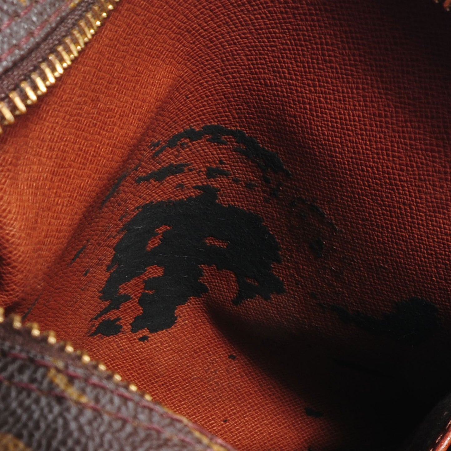 Monogram Amazone