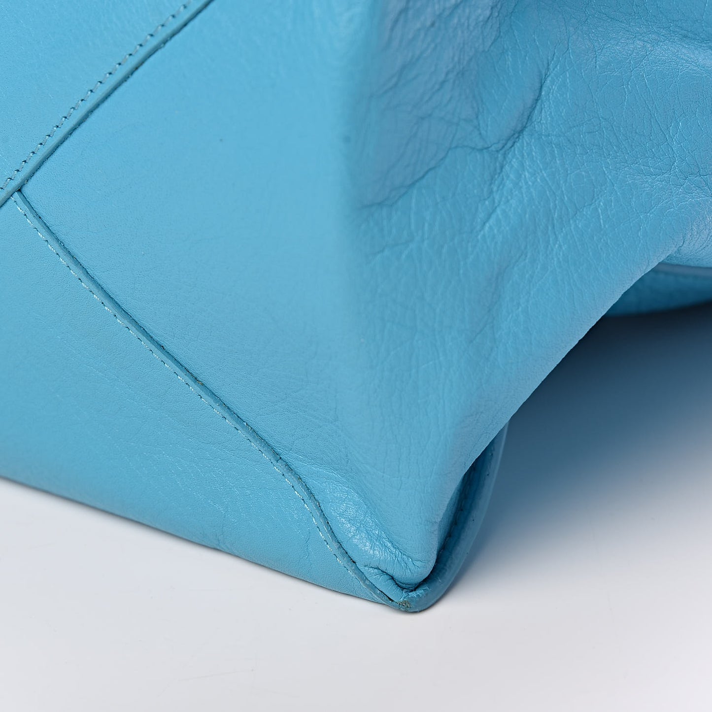Supple Calfskin Papier A4 Tote Bleu Caraibes