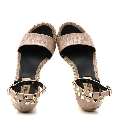 Valentino Garavani Grained Calfskin Rockstud Ankle Strap Espadrille 15/105mm Wedge Sandals 35 Rose Quartz Natural 2 of 13
