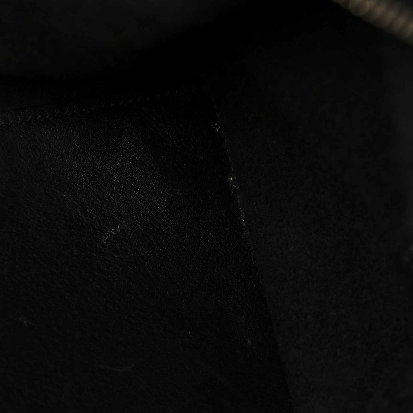 Calfskin Medium Classic Y Cabas Black