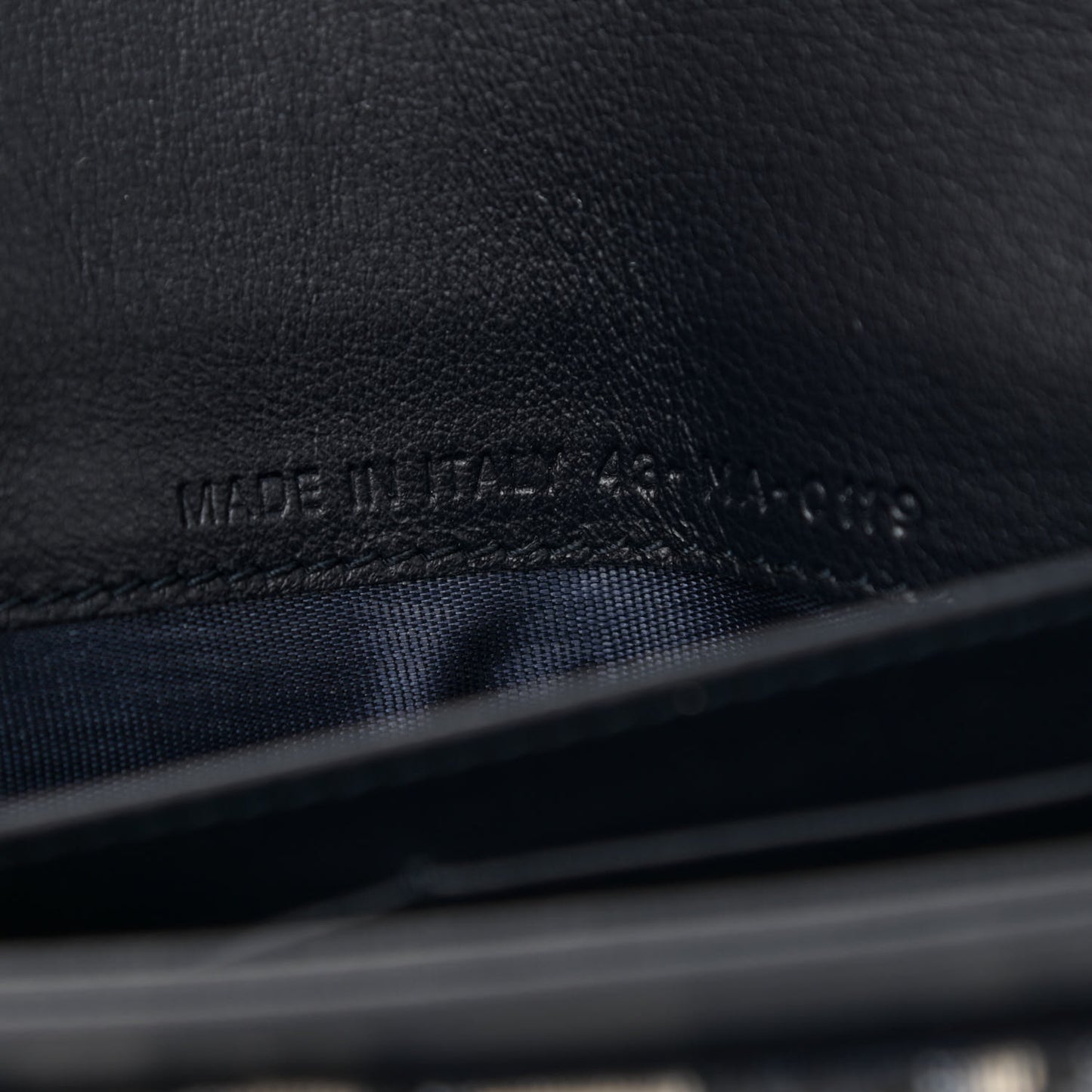 Oblique Saddle Chain Long Wallet Blue