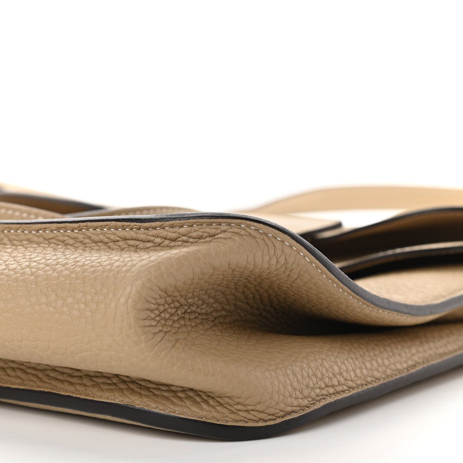 Hermes Taurillon Clemence Halzan 31 GM Trench 11 of 16