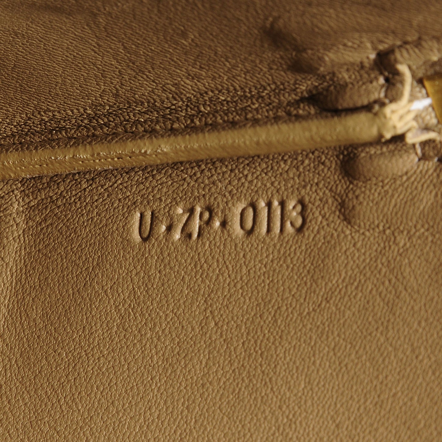 Lambskin Bi-Color Solo Clutch Pouch Beige Butter